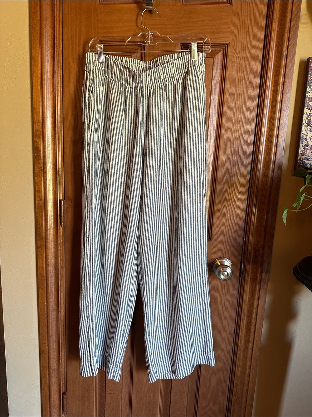 Old Navy Navy/White Striped Wide-Leg Linen-Blend Pants, size Medium - Picture 3 of 9